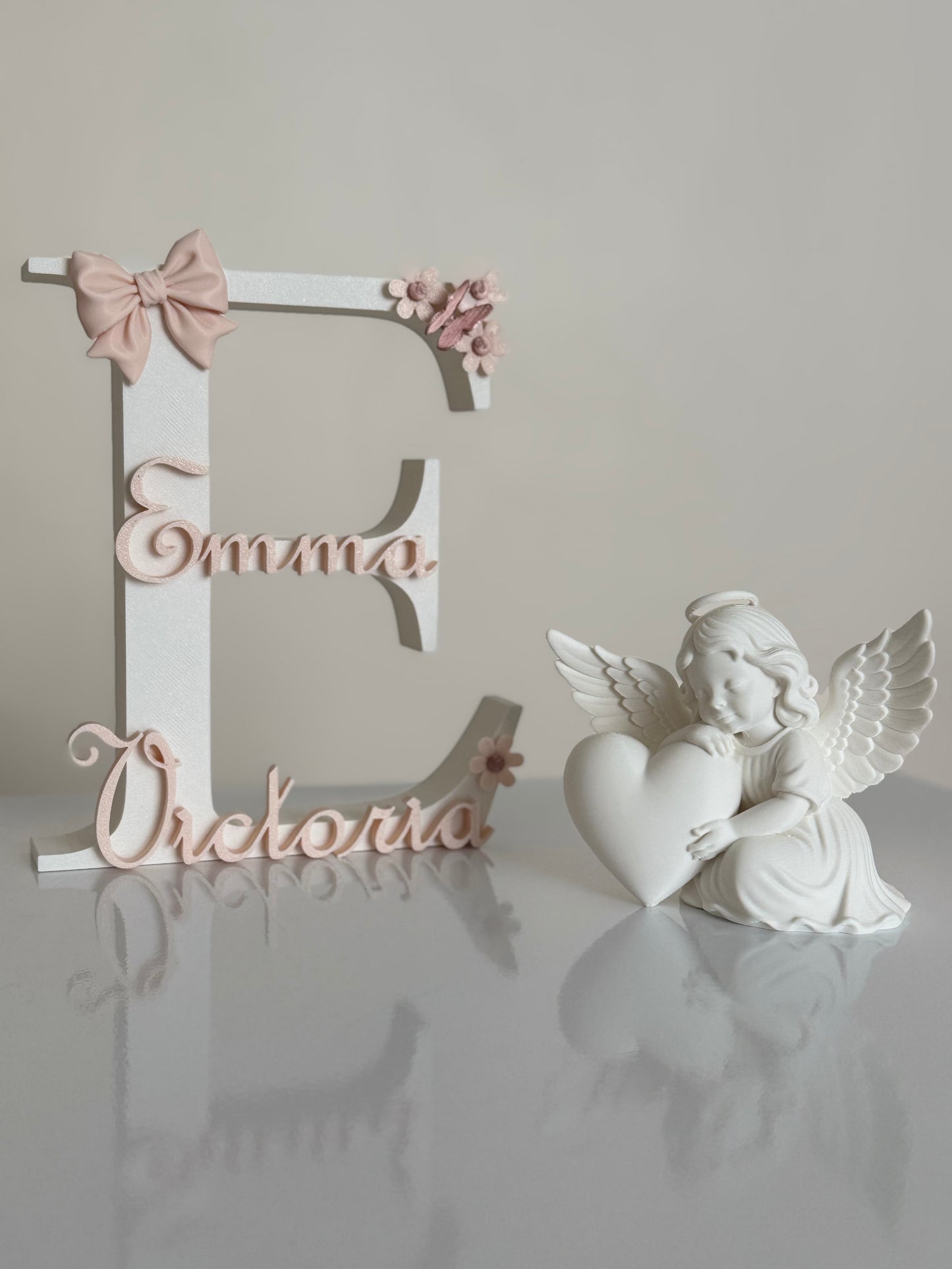 Set Personalizado • Inicial + Nombre + Figura Decorativa (Modelo Emma Victoria)