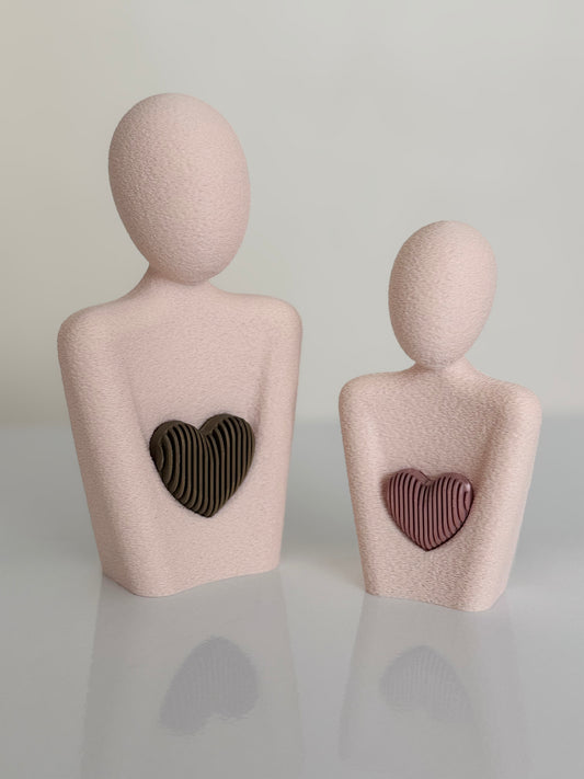Mommy & Me - Figura minimalista con corazones