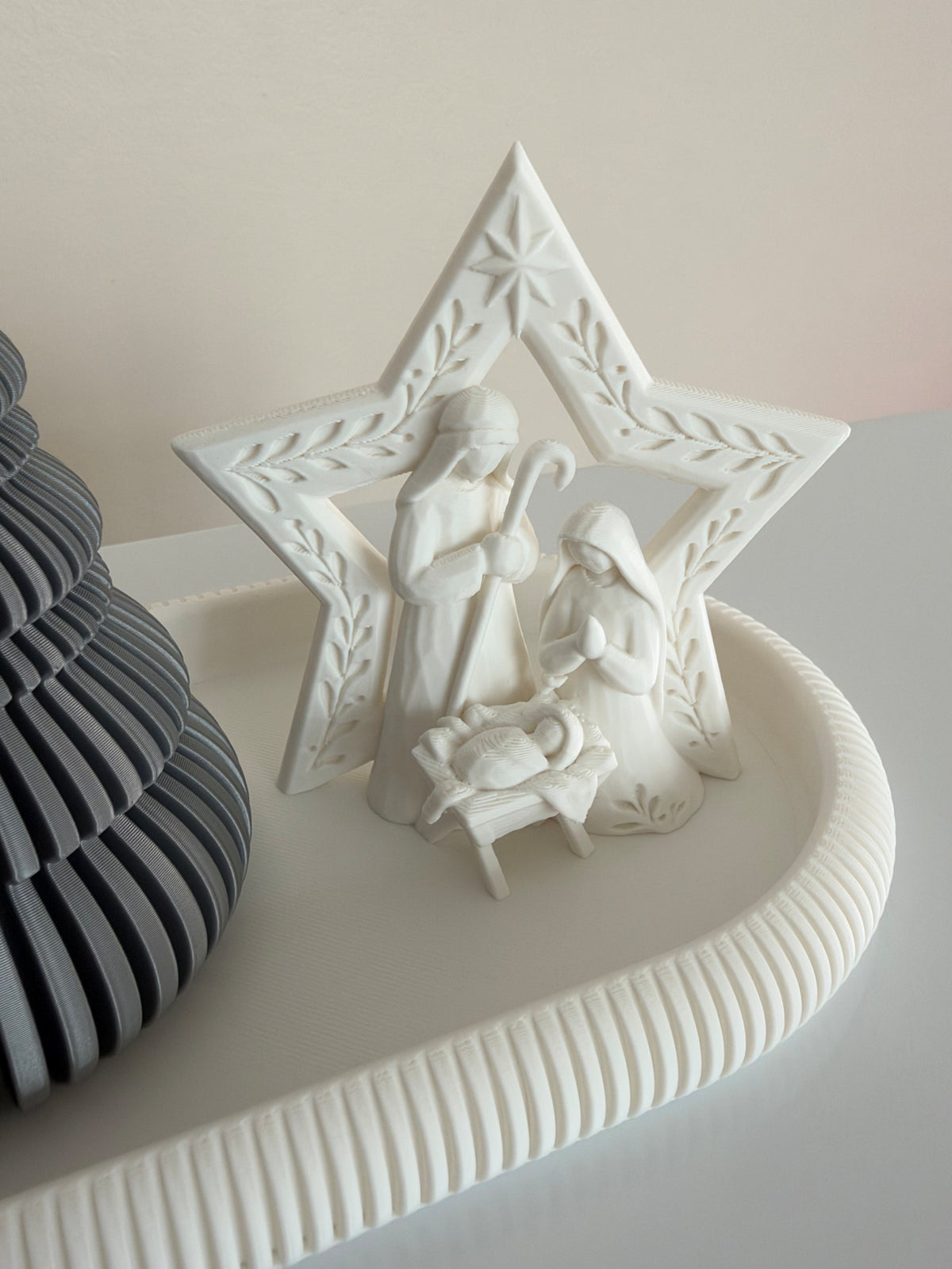 Set Navideño Japandi – Nacimiento, Arbolito y Bandeja